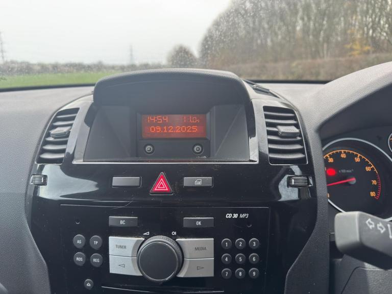 2013 Vauxhall Zafira 1.6 16V Exclusiv MPV 5dr Petrol Manual Euro 5 (115 ps) MPV Petrol Manual