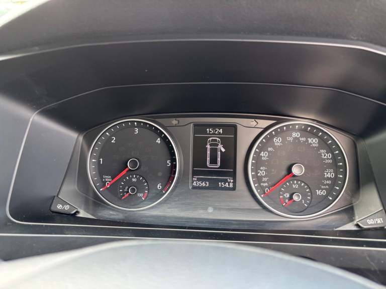 VOLKSWAGEN TRANSPORTER DRIVER TRANSFER WAV WHEELCHAIR ACCESSIBLE VEHICLE 2.0