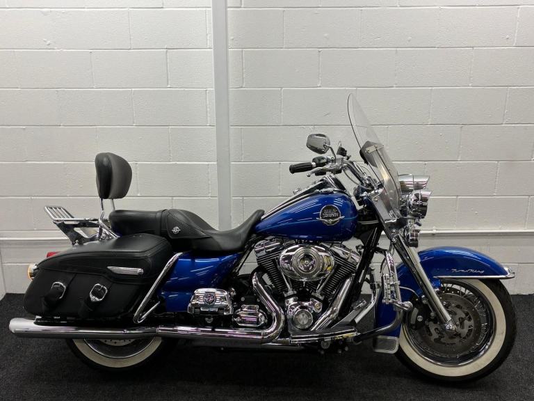 HARLEY-DAVIDSON FLHRC ROAD KING CLASSIC ABS ** Panniers - 12 Months MOT **