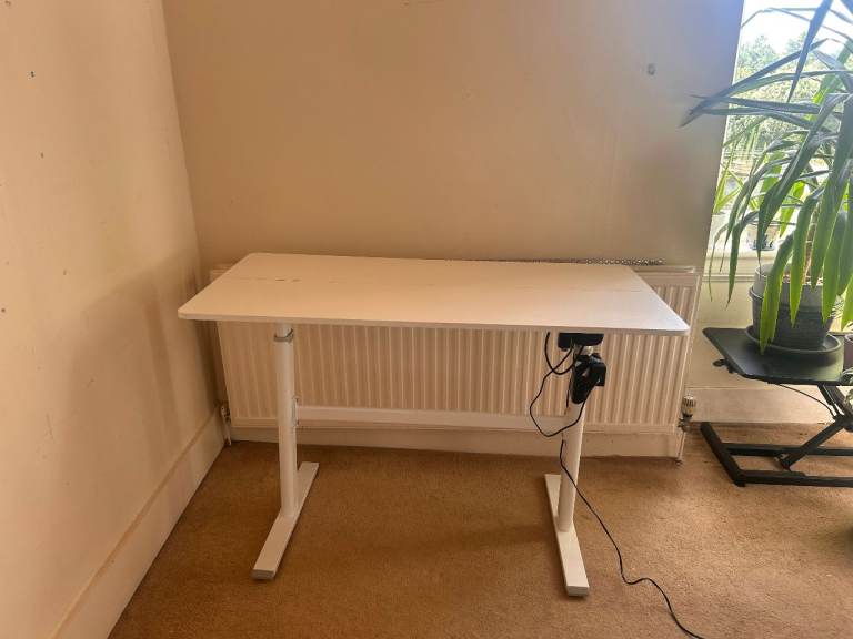 White Electric Standing Desk — Intermittent Height Adjustment — Spares/Repair