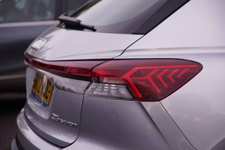 2022 Audi Q4 e-tron 35 Sport SUV 5dr Electric Auto 55kWh (170 ps) ESTATE ELECTRIC Automatic