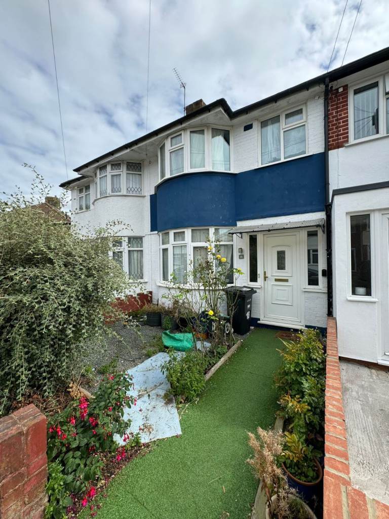 Discover the  this charming 4-bedroom house in Maypole Crescent, Ilford, IG6