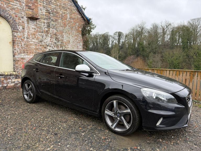2015 Volvo V40 2.0 D2 R-Design Nav Euro 6 (s/s) 5dr HATCHBACK Diesel Manual