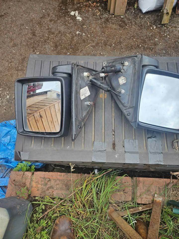 Pair of 2010 Vauxhall combo door mirrors the price is each can split if need be collection Sheffield