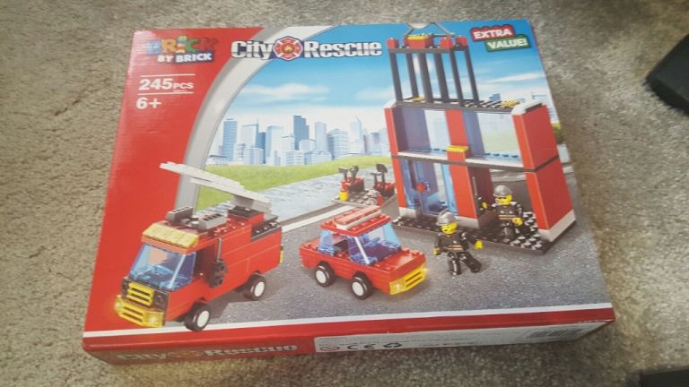 'Brick by Brick' Fire Station Building Bricks Set. Brand New in Box