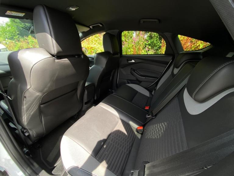 2015 Ford Focus 2.0T EcoBoost ST-2 5dr HATCHBACK PETROL Manual