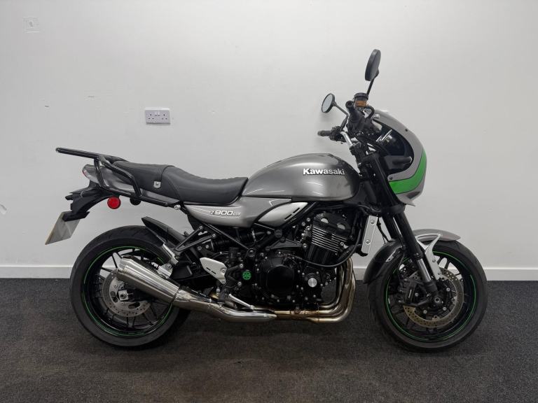 KAWASAKI Z900RS **READY TO RIDE AWAY TODAY  - LOW MILES- CAFE STYLE SCREEN **