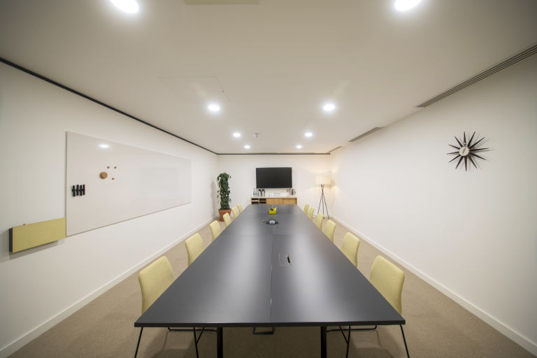 London - WC2N4JS \ All-Inclusive Serviced Office with 5 Desks