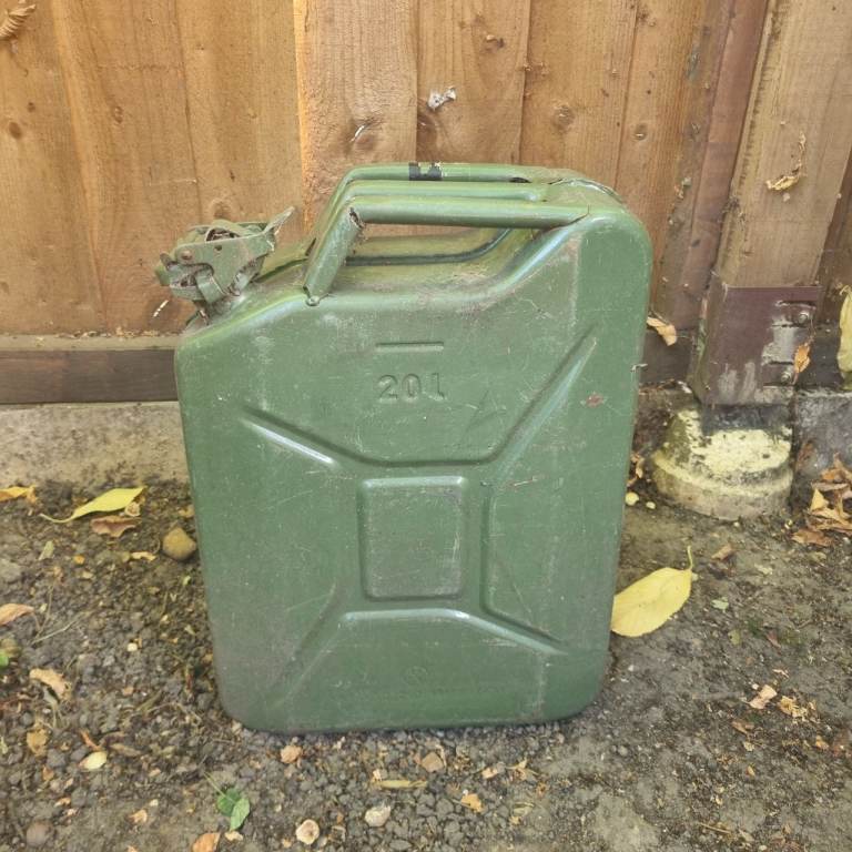 20L Green Metal Jerry Can – Fair Condition