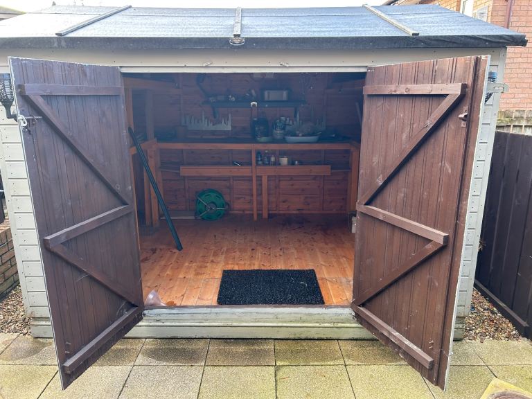 2 bedroom house to let available NOW 