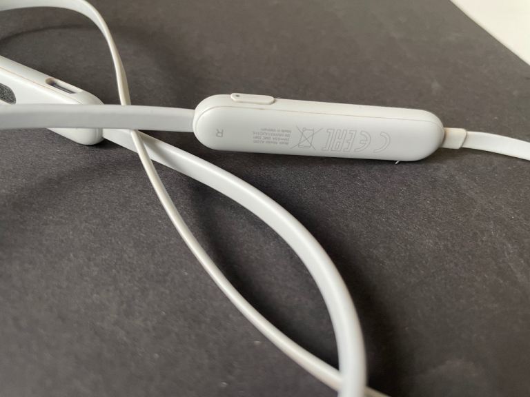 Beats by Dr Dre Flex white wireless headphones 