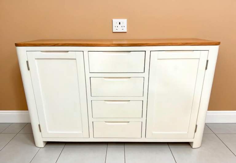 Gorgeous oak furniture land large oak HOVE sideboard 