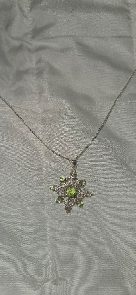 Silver peridot necklace
