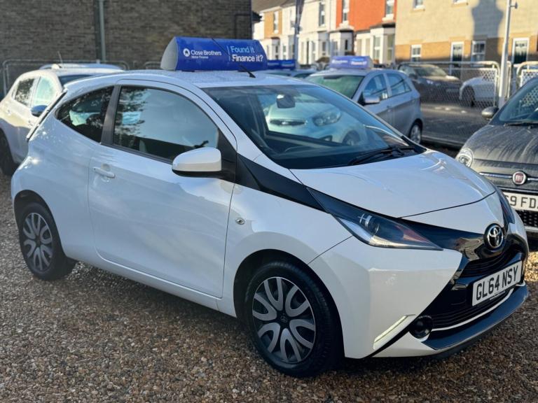 2014 Toyota AYGO 1.0 VVT-i X-Play 3dr HATCHBACK PETROL Manual