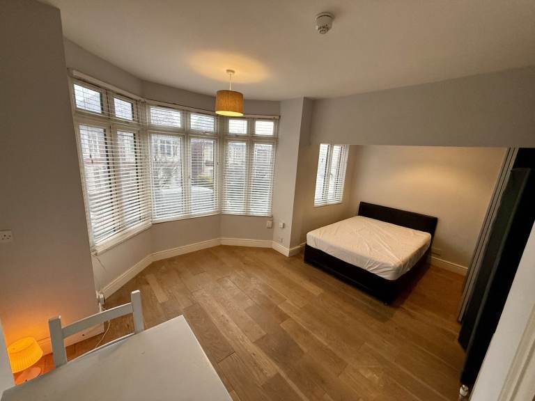 HA1 Large en-suite rooms in 5 bed house /All Bills included/Available now 