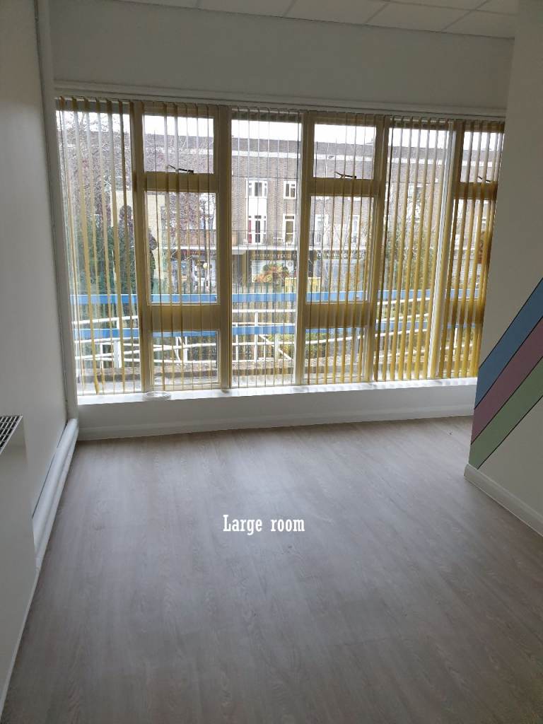 Big secure rooms for working tradesmen in Harold Hill (Romford)