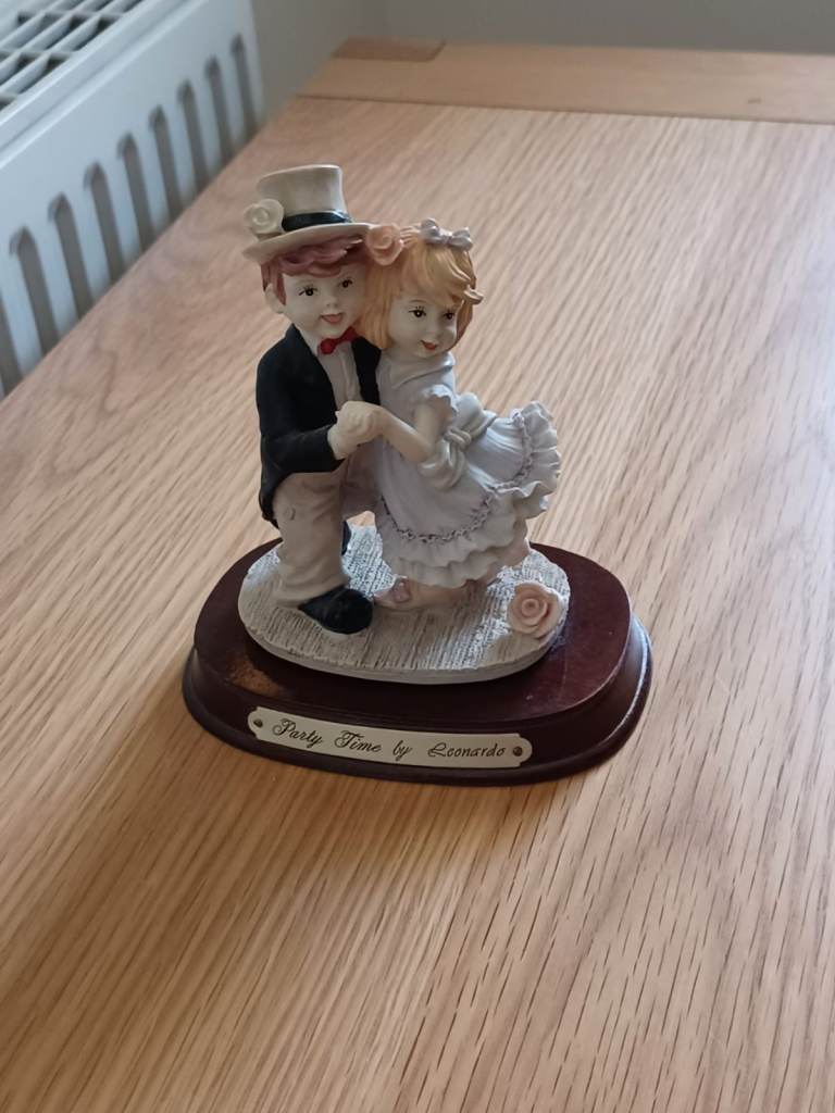 Party Time Figurine by Leonardo