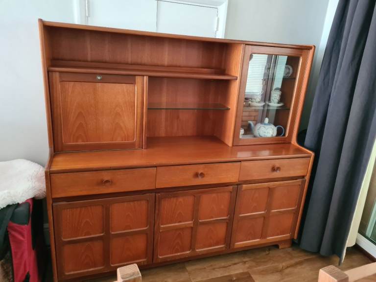Midcentury Nathan unit