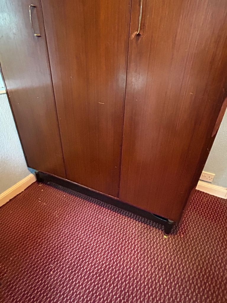 tage G-Plan Tola & Black Triple Wardrobe – E. Gomme – c.1950s/60s