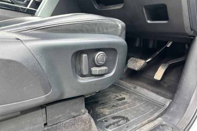 2019 Land Rover Discovery 2.0 SD4 HSE 5dr Auto ESTATE DIESEL Automatic