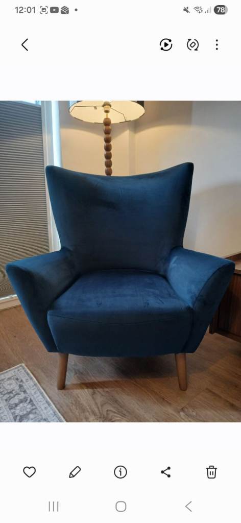 Comfortable Blue Armchair with Wooden Legs – Good Condition