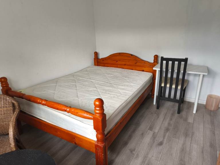 Pivate room for rent