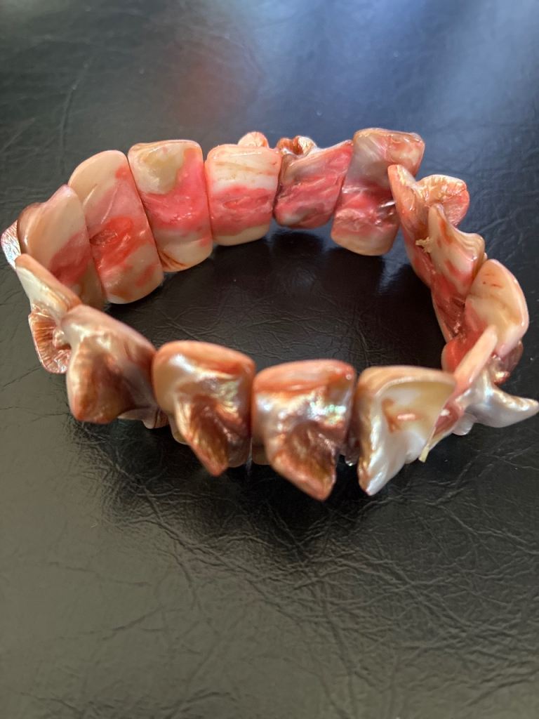 Unique Shell Bead Bracelet – Red and Cream
