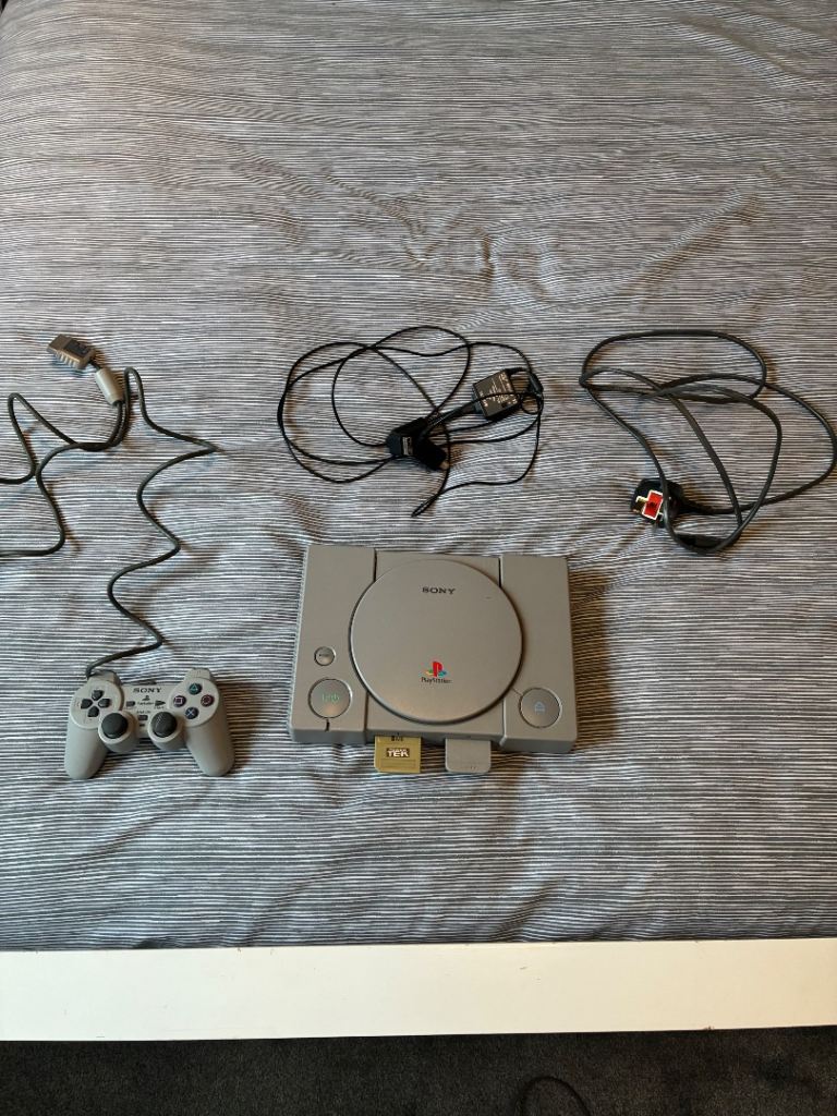 Original Sony PlayStation 1 Console with 25 Games
