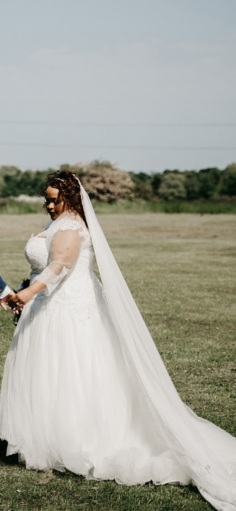 Wedding dress , veil and bolero ,size 26