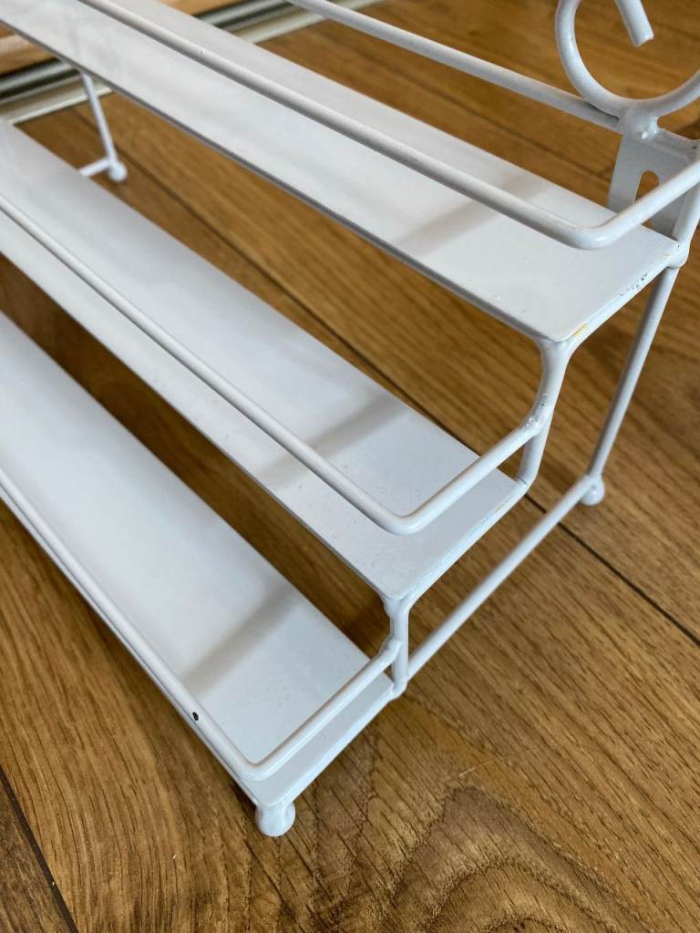 White Metal Nail Polish Stand / Organiser, 3 Tiers, heart design, freestanding or wall mountable