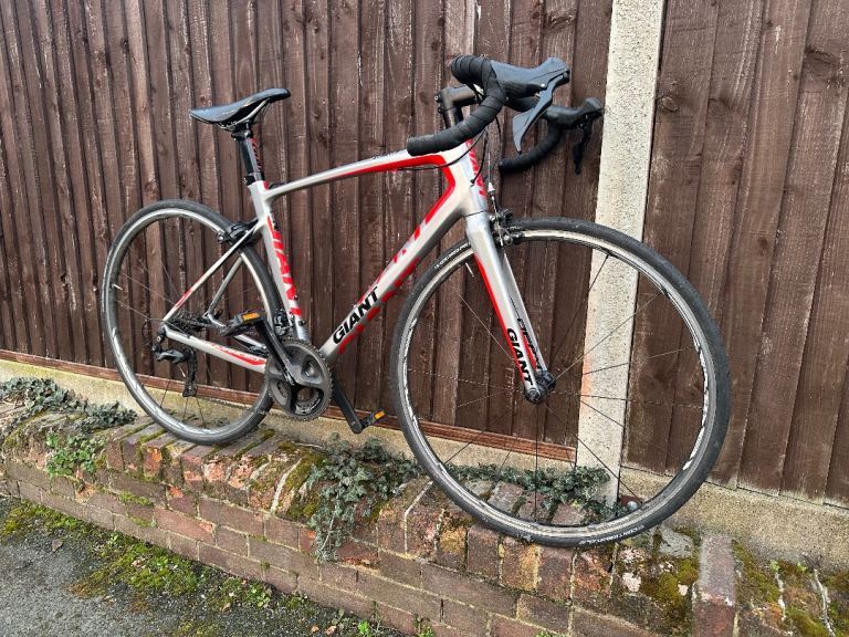 Giant defy advanced pro 0 men’s medium m frame full carbon fibre road bike shimano 105 Specialized M