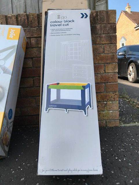 Travel cot