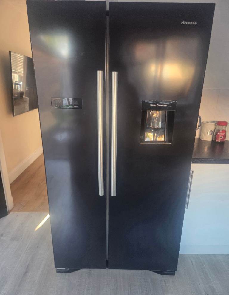 Hisense American Style Fridge Freezer - Black, Good Condition