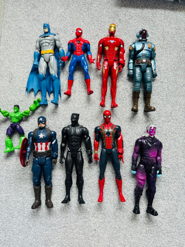 Big and small marvel heroes