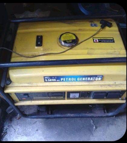 Petrol generator 