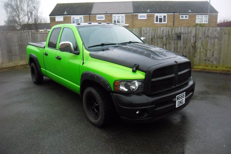 Dodge Ram 1500 SLT V8