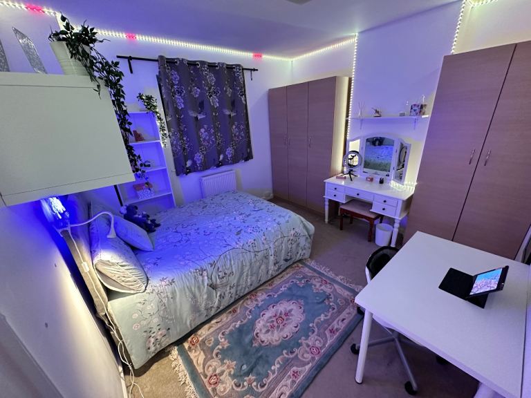 BR1 5ET - Beautiful double bedroom Downham Grove Park Lewisham Bromley Bellingham