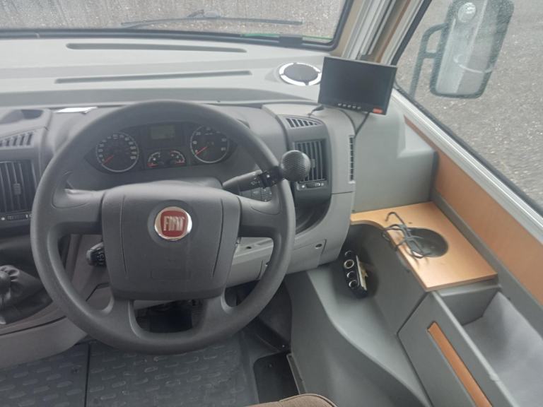 A CLASS PILOTE MOOVEO 6 BERTH 08 PLATE 