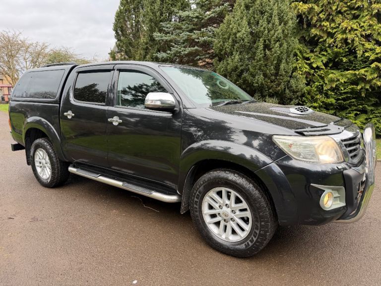 2012 62 TOYOTA HILUX INVINCIBLE 3.0 MANUAL**MOTD OCTOBER 2026**