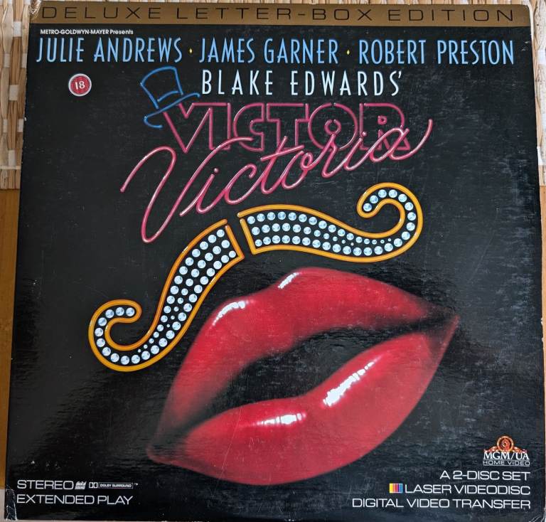 Rare : Victor Victoria - Laser Disc - Julie Andrews James Garner - 2 Disc Set