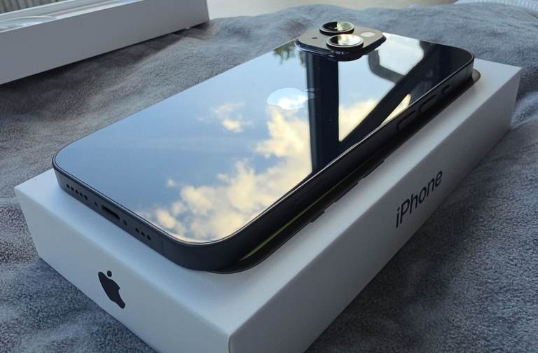 Apple iPhone 14 - 128GB - Unlocked - Pristine Condition