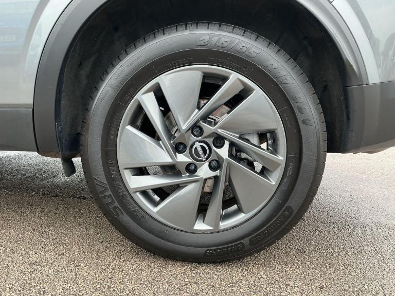 2022 Nissan Qashqai 1.3 DiG-T MH 158 Acenta Premium 5dr Xtronic HATCHBACK PETROL Automatic