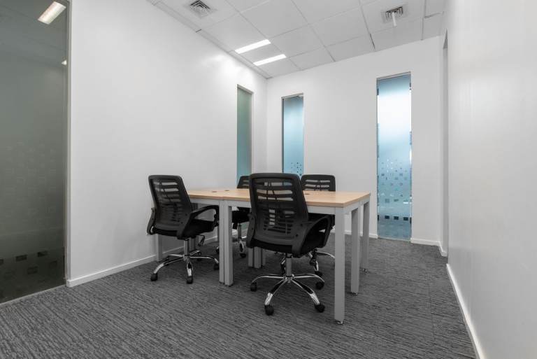 Weymouth - DT4 7BS \ Office Space for Rent - 4 Workstations