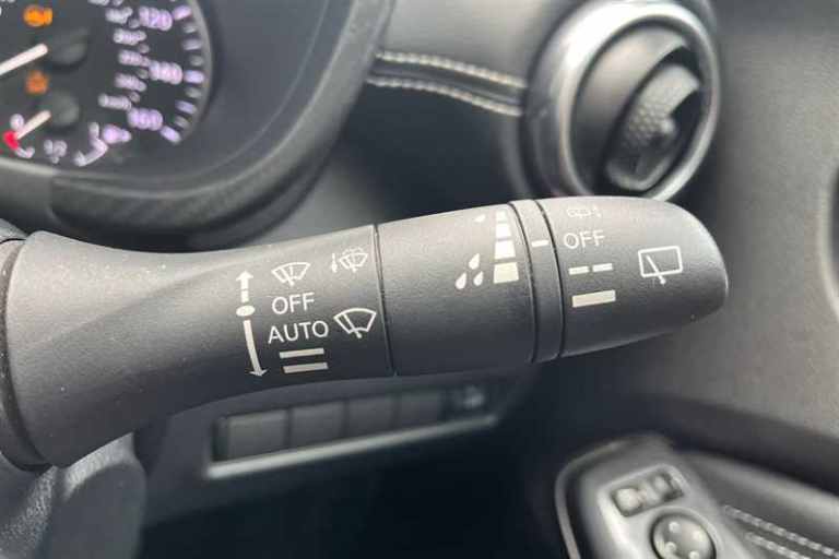 2022 Nissan Juke 1.6 HYBRID TEKNA 5DR AUTO Hatchback Hybrid Automatic