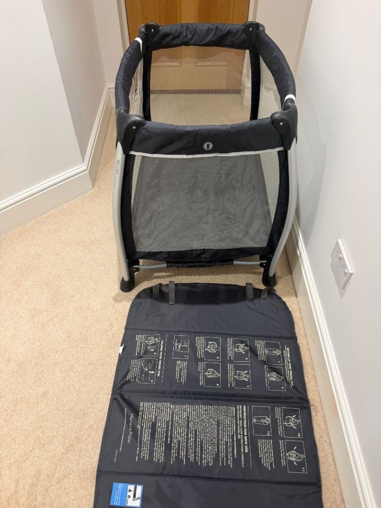 Travel mamas & papas travelling cot 