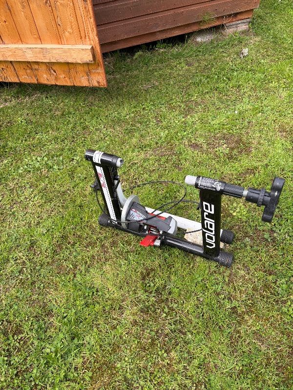 white and black Elite Volare indoor bicycle trainer.