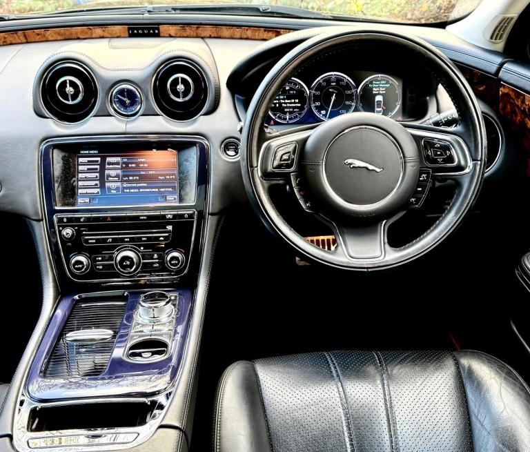 2010 Jaguar XJ 5.0 V8 Premium Luxury Auto Euro 5 4dr (LWB) SALOON Petrol Automatic