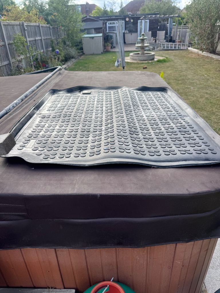 Heavy duty boot liner for Range Rover sport 