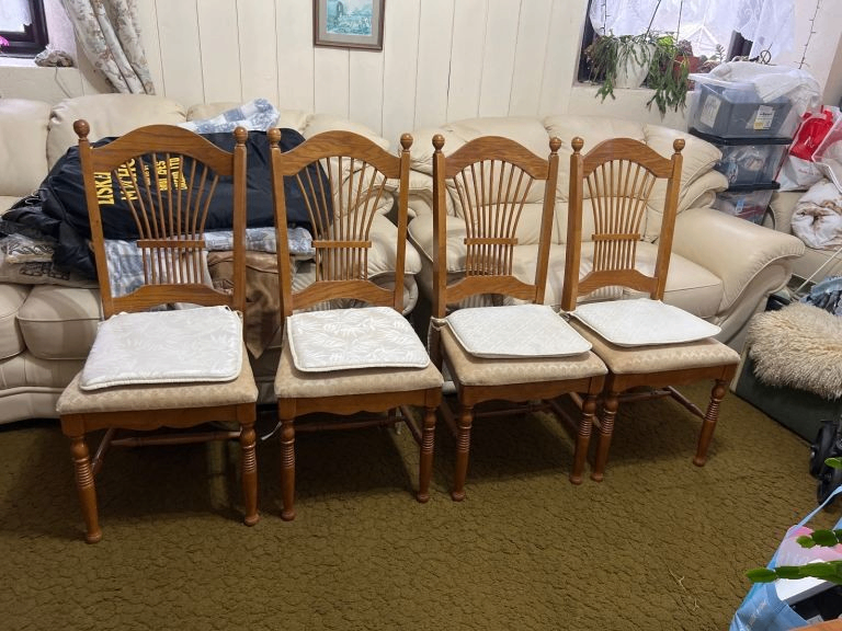 image for 4 wooden dining chairs Gunnislake PL18 9NA CAN DELIVER