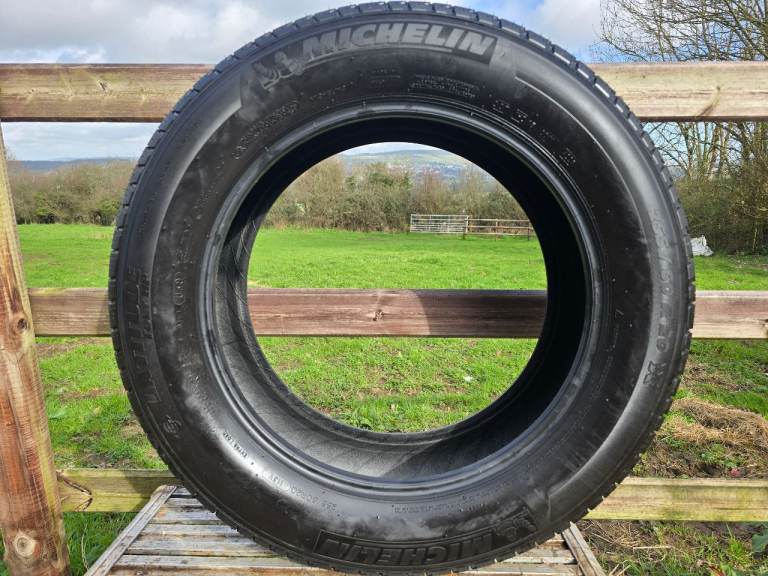 Michelin 255/60/R20 HP Tour Tyres